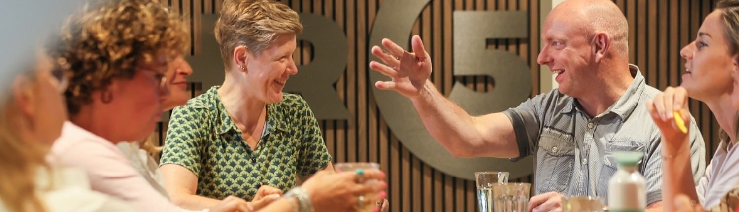 wat is een mensgerichte organisatie in de praktijk header